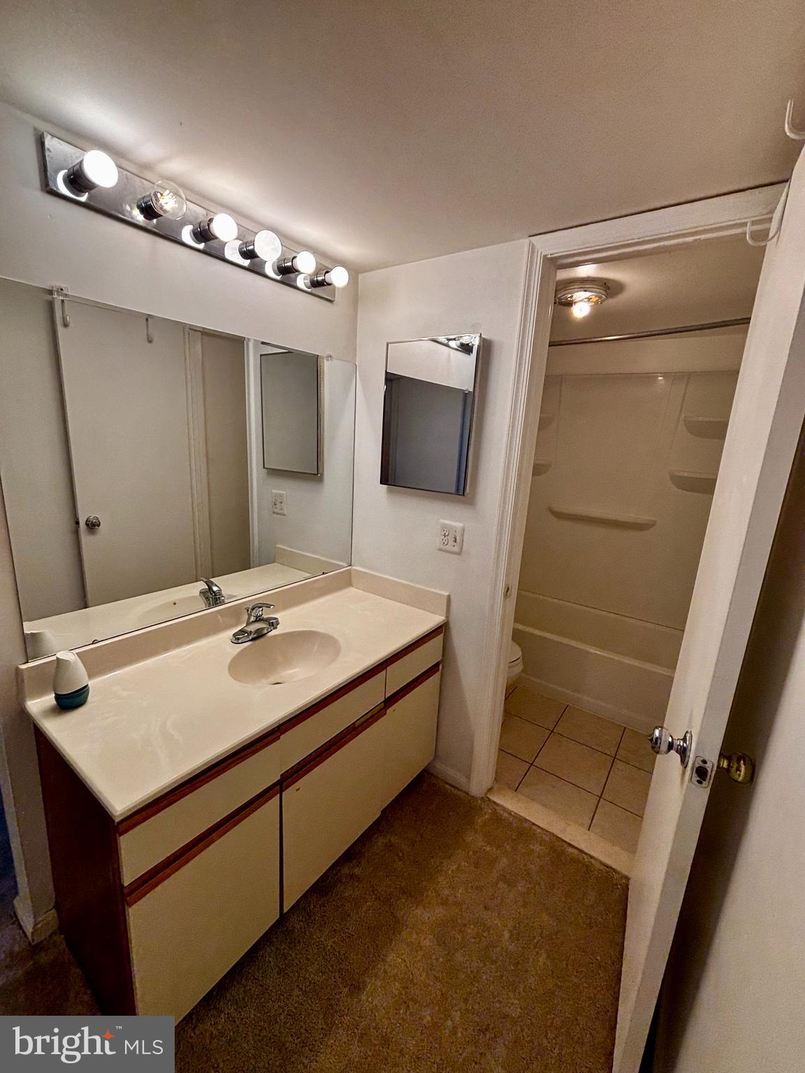 SUFFOLK PLACE - Residential