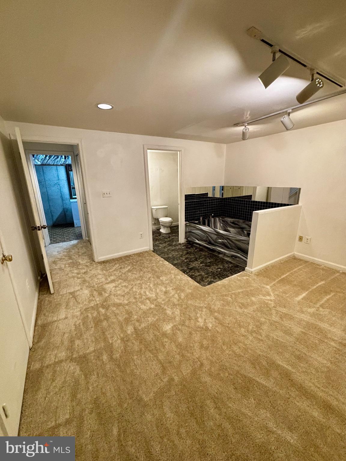 SUFFOLK PLACE - Residential