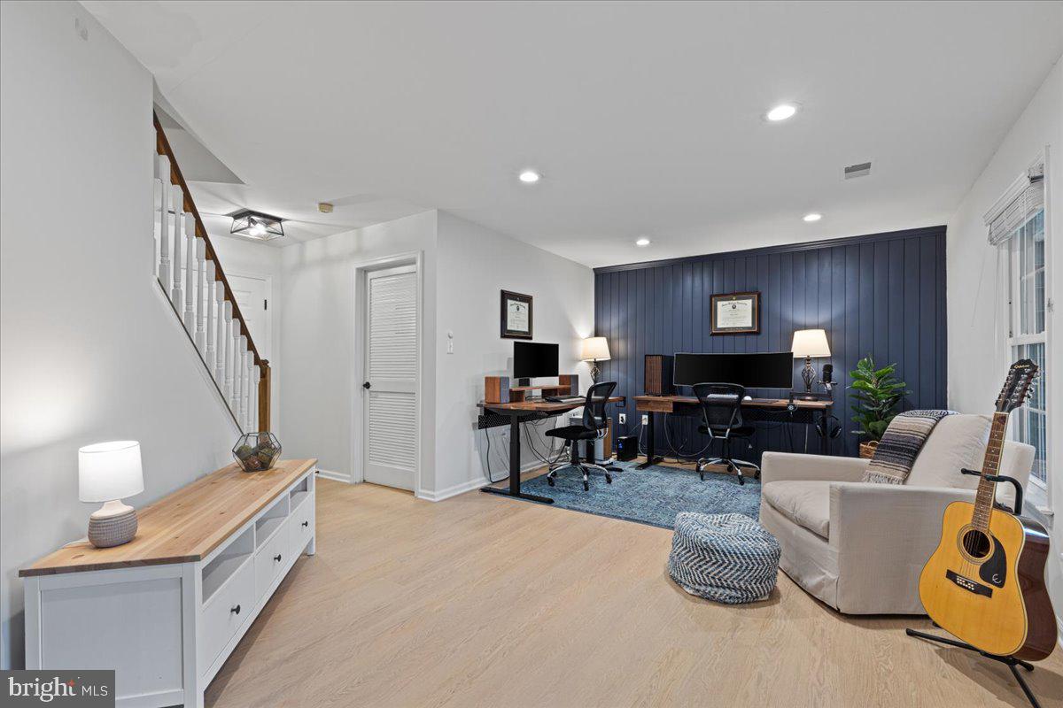 LOWES ISLAND/CASCADES - Residential