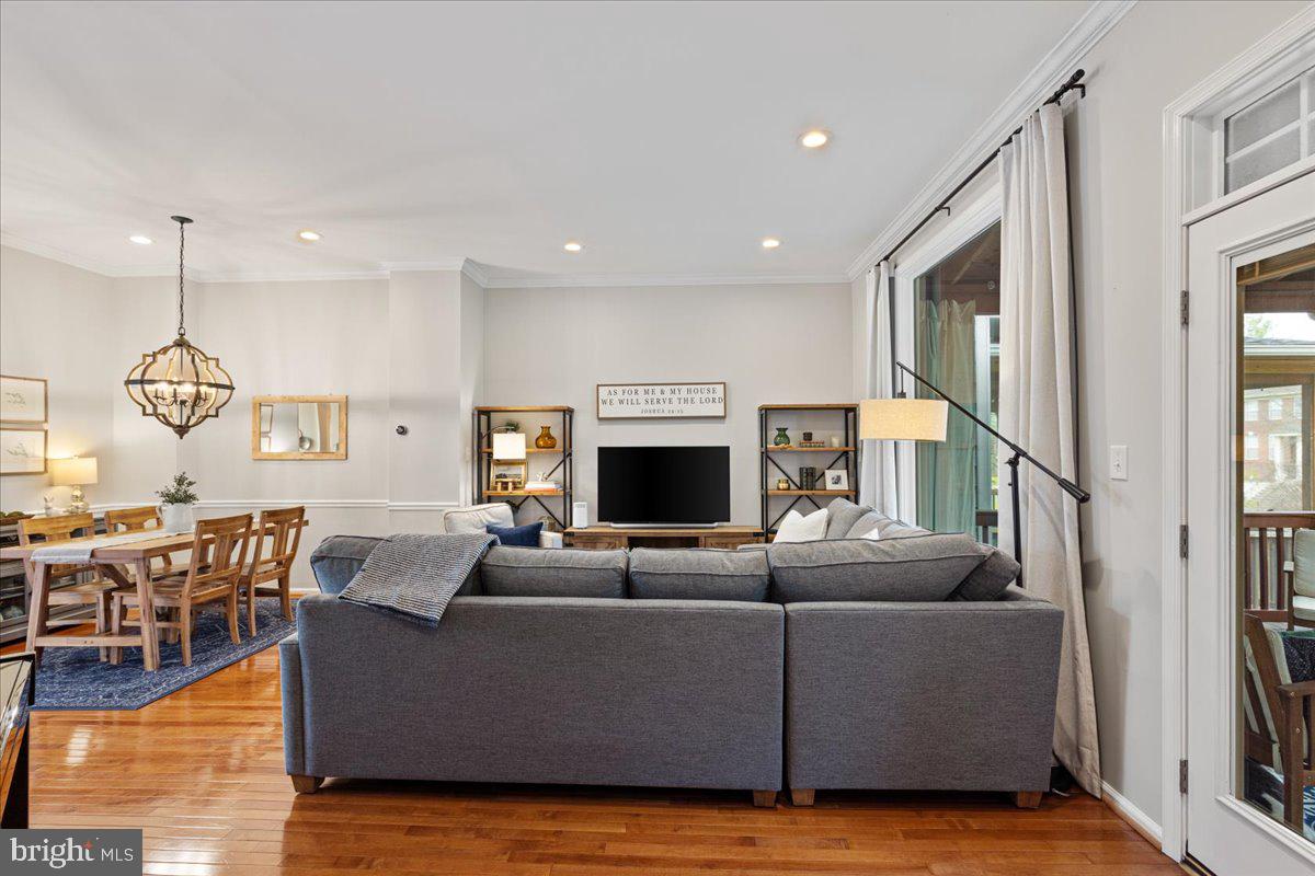 LOWES ISLAND/CASCADES - Residential