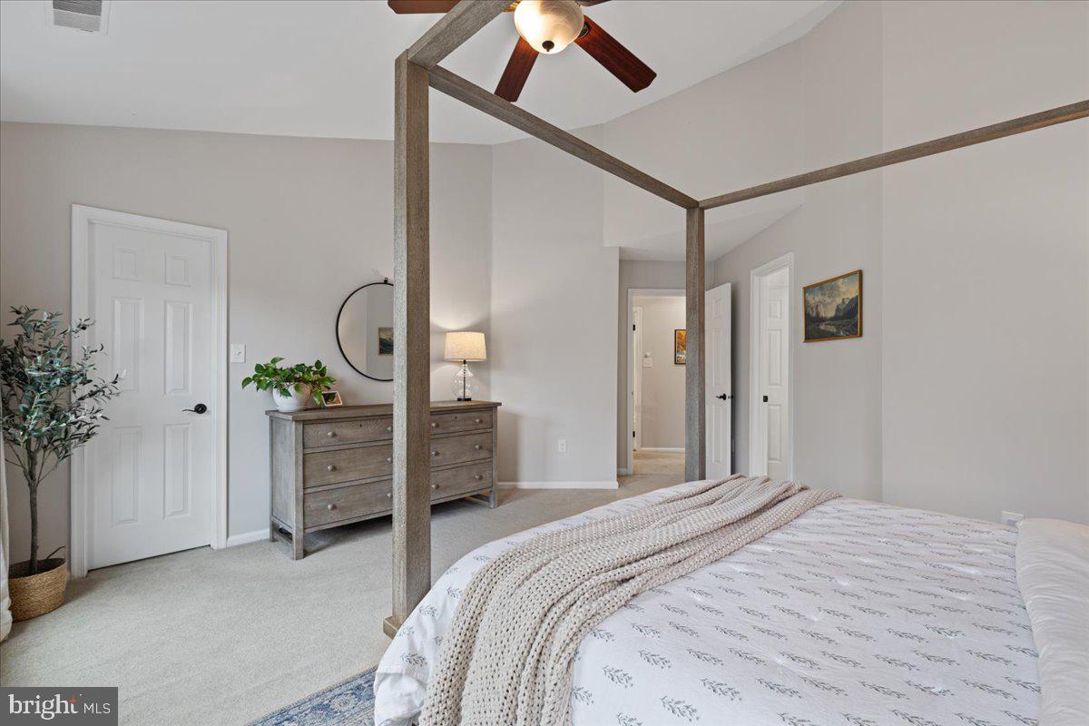 LOWES ISLAND/CASCADES - Residential