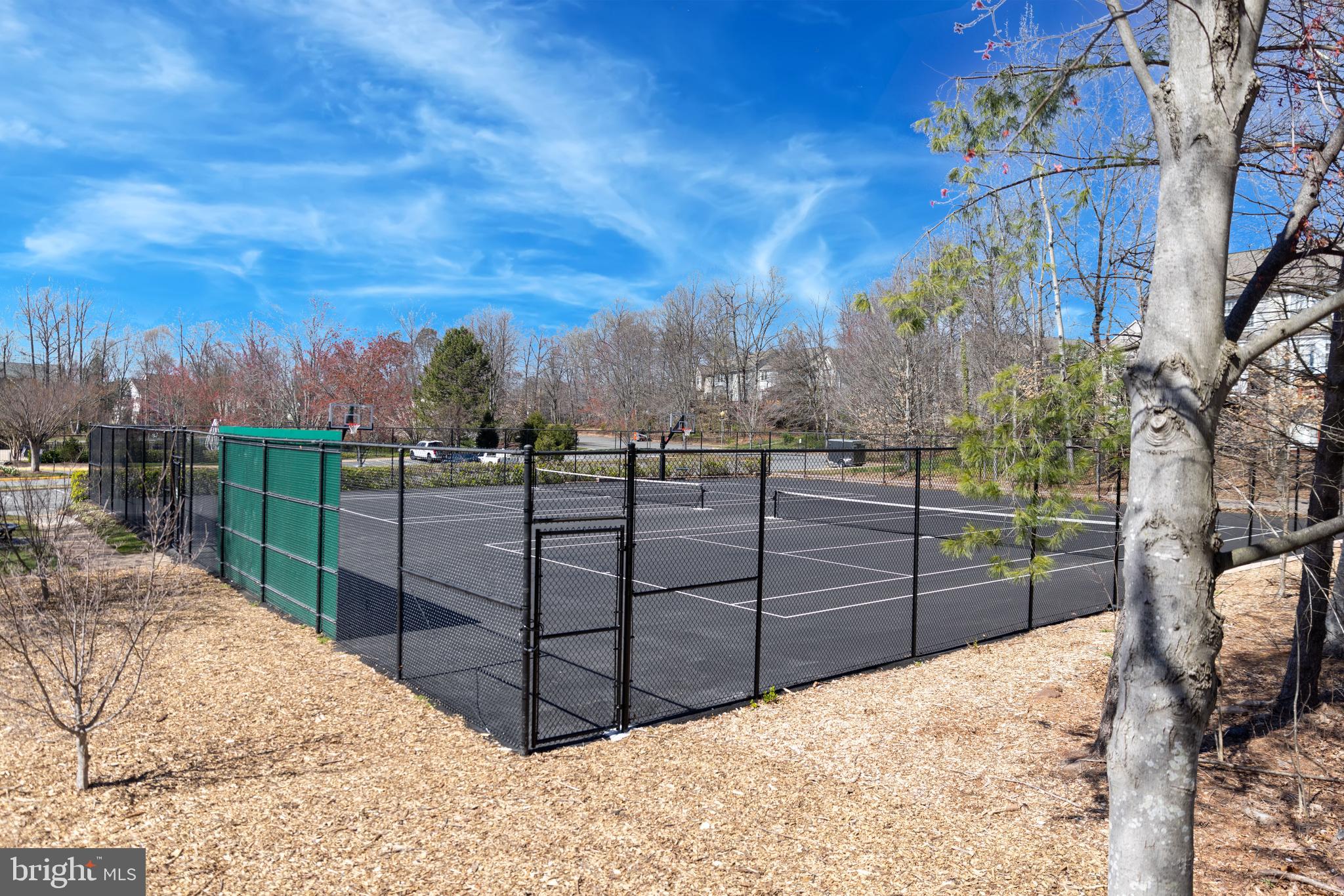 LOWES ISLAND/CASCADES - Residential