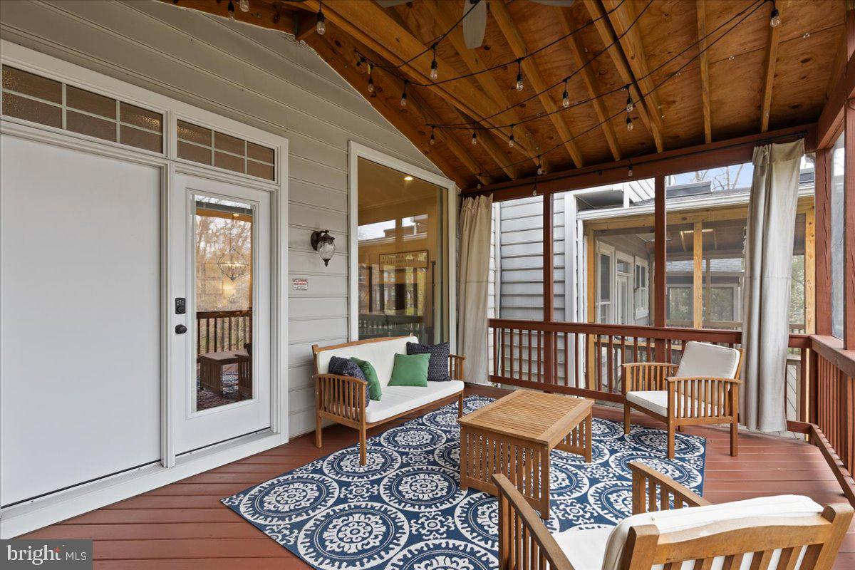 LOWES ISLAND/CASCADES - Residential