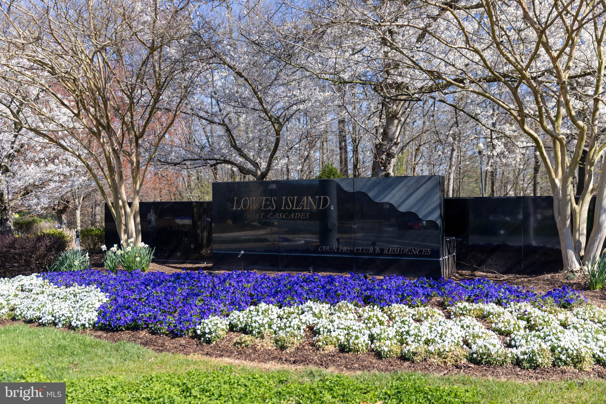 LOWES ISLAND/CASCADES - Residential