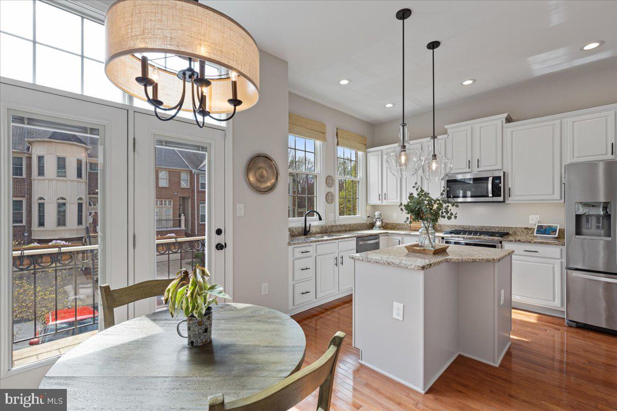 LOWES ISLAND/CASCADES - Residential