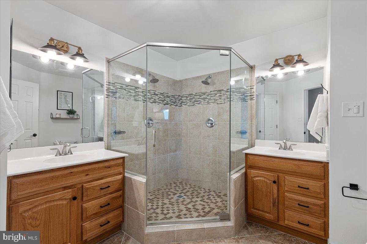 LOWES ISLAND/CASCADES - Residential