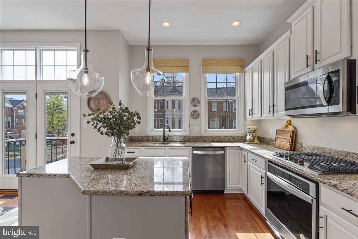 LOWES ISLAND/CASCADES - Residential