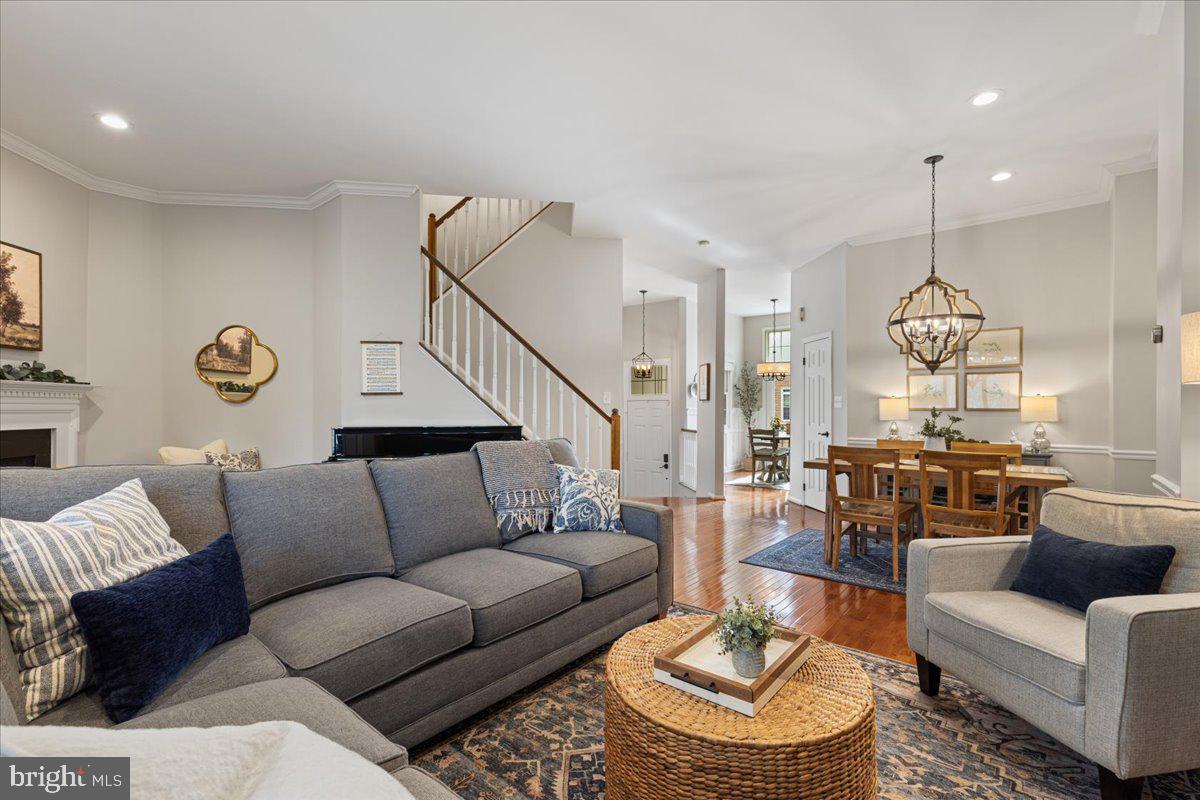 LOWES ISLAND/CASCADES - Residential