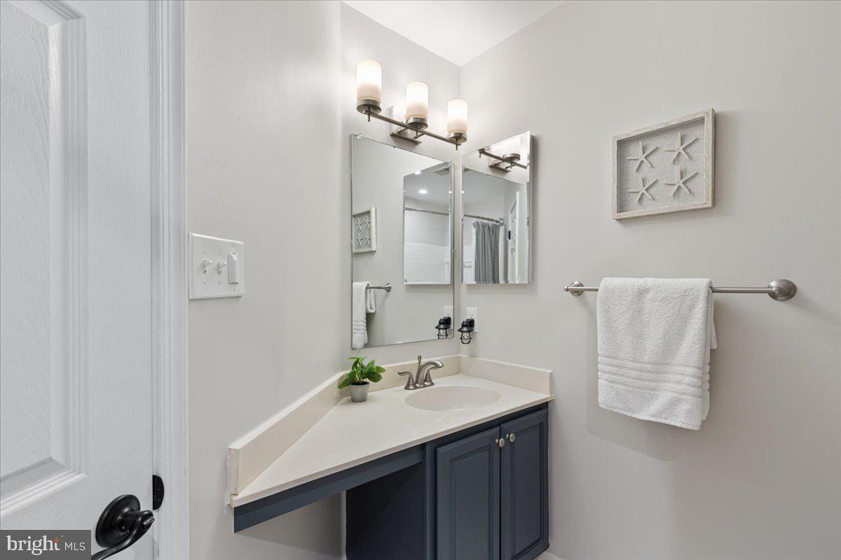 LOWES ISLAND/CASCADES - Residential