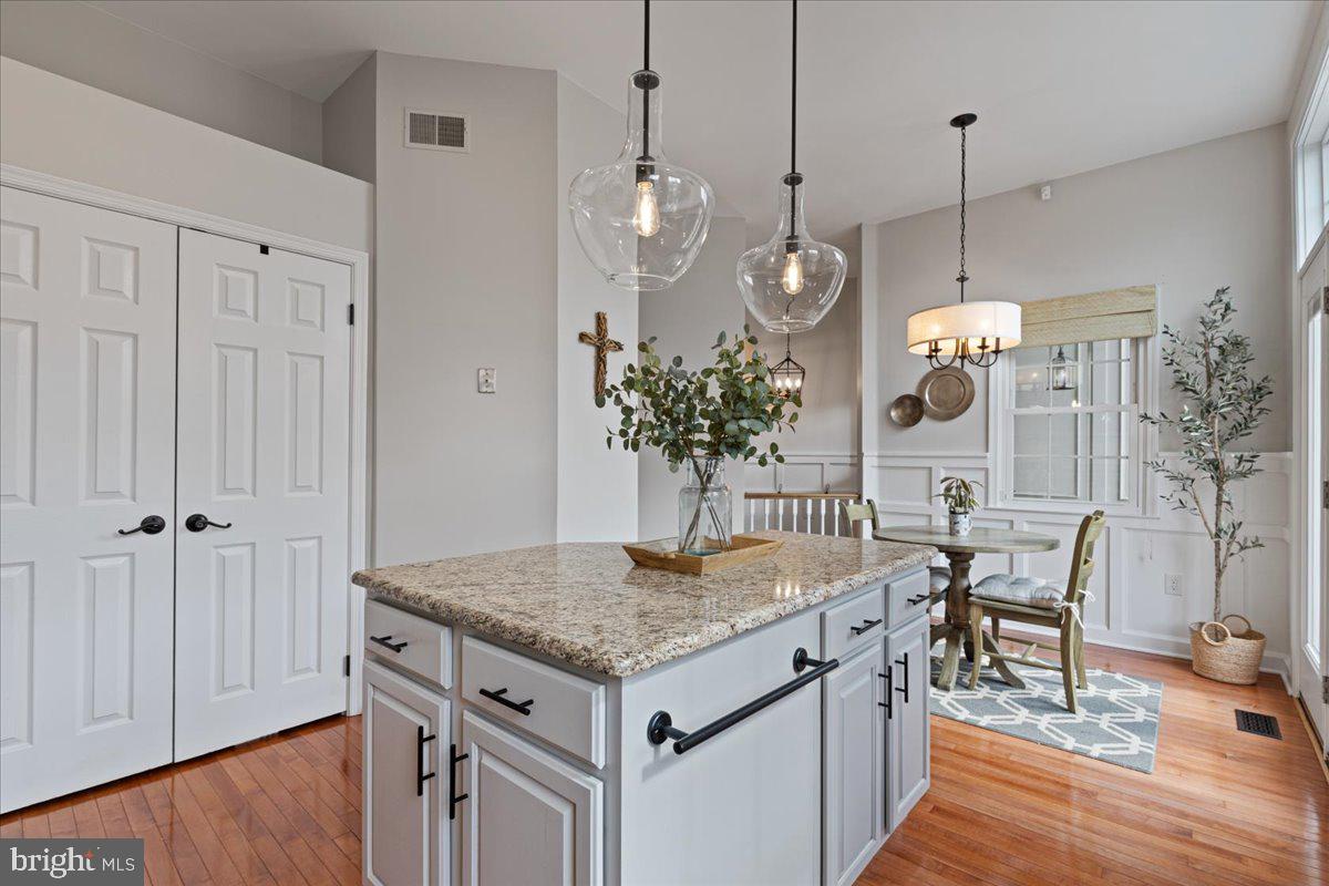 LOWES ISLAND/CASCADES - Residential