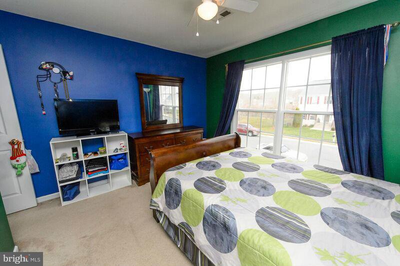 STAFFORD LAKES VILLAGE - Residential Lease