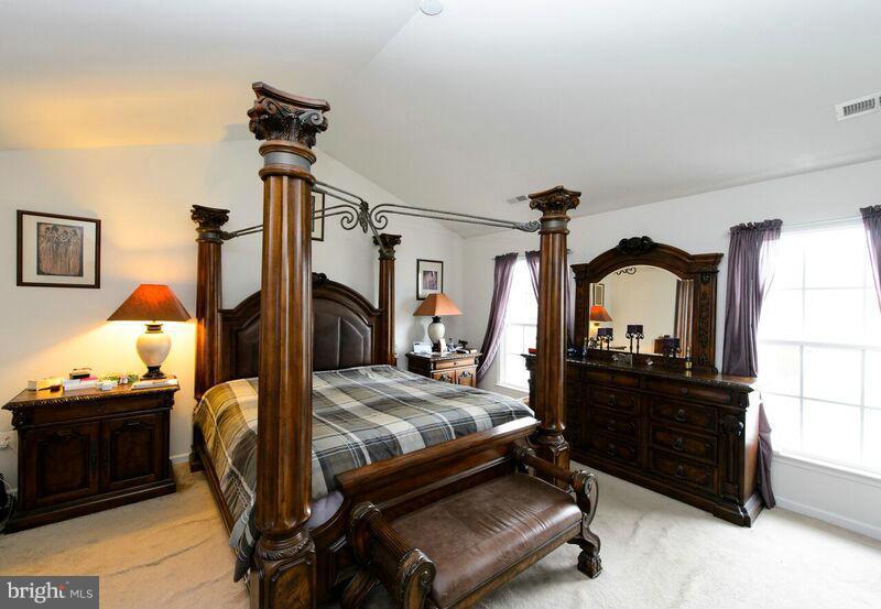 STAFFORD LAKES VILLAGE - Residential Lease