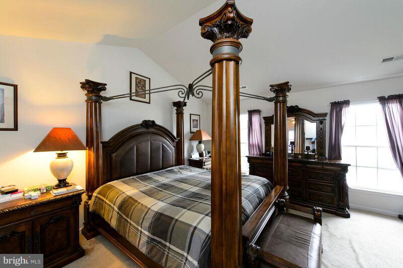 STAFFORD LAKES VILLAGE - Residential Lease