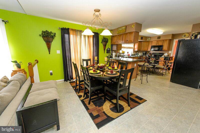 STAFFORD LAKES VILLAGE - Residential Lease