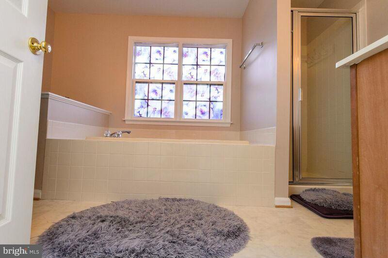 STAFFORD LAKES VILLAGE - Residential Lease