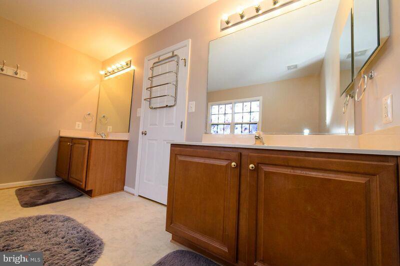 STAFFORD LAKES VILLAGE - Residential Lease