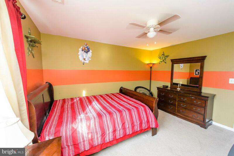 STAFFORD LAKES VILLAGE - Residential Lease