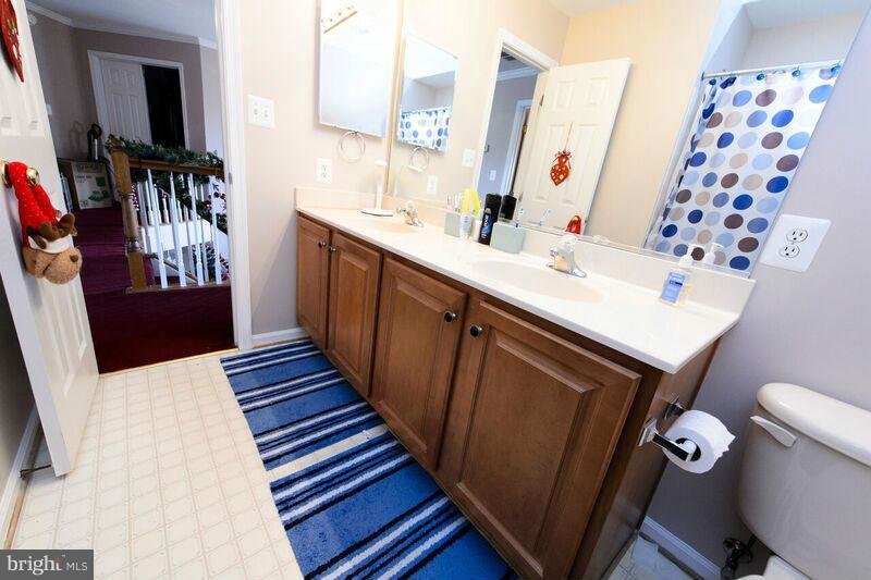 STAFFORD LAKES VILLAGE - Residential Lease