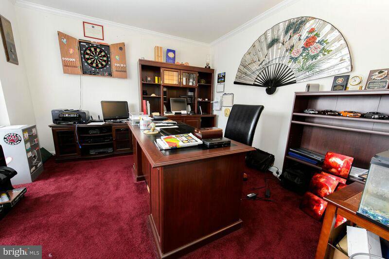 STAFFORD LAKES VILLAGE - Residential Lease