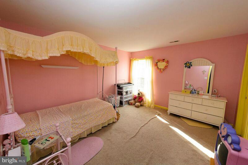 STAFFORD LAKES VILLAGE - Residential Lease