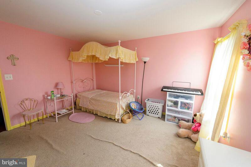 STAFFORD LAKES VILLAGE - Residential Lease