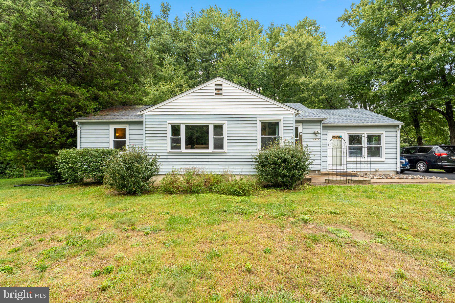 522 N PARADISE ROAD
