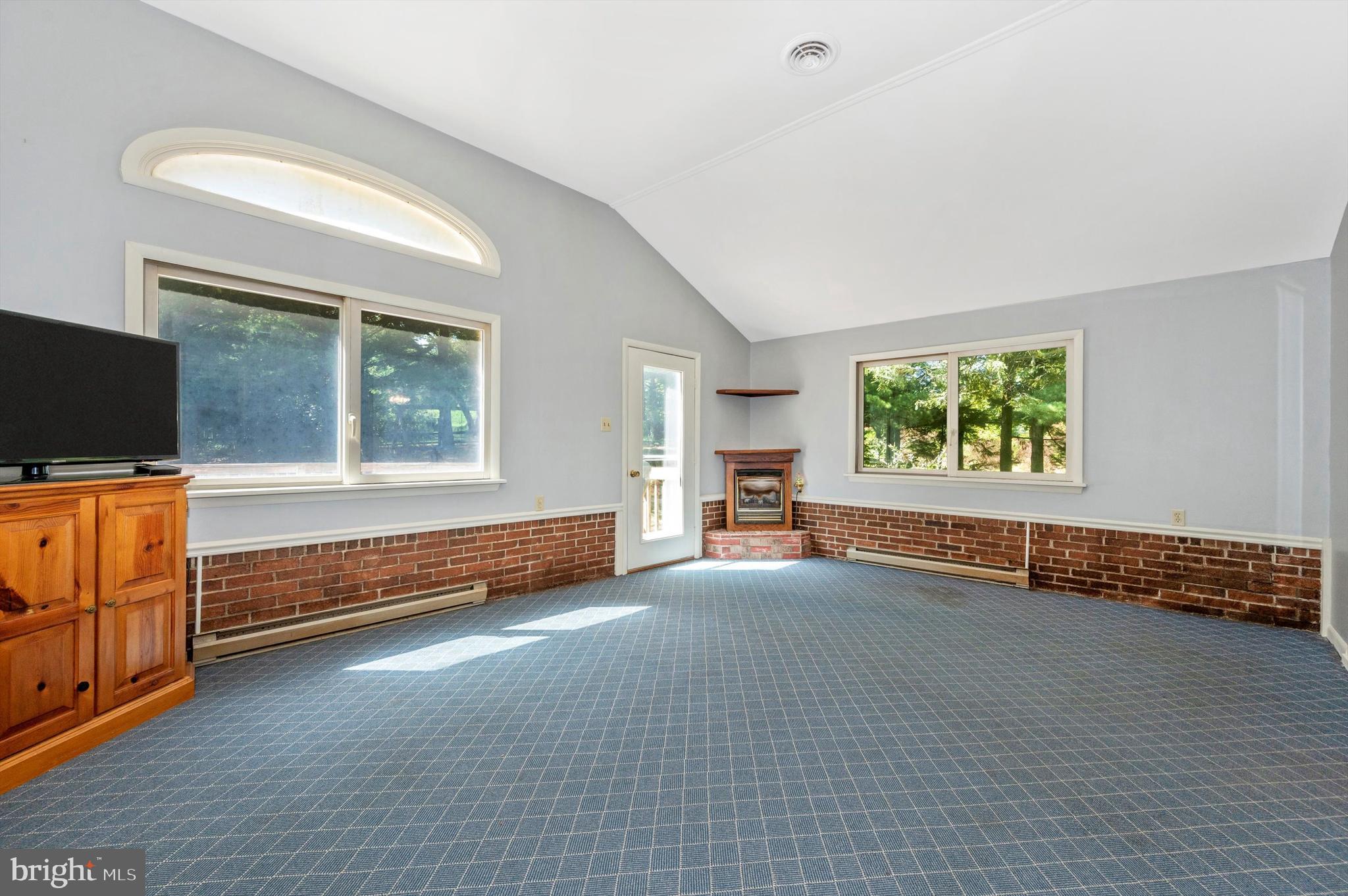 JEFFERSON VIEW - Residential