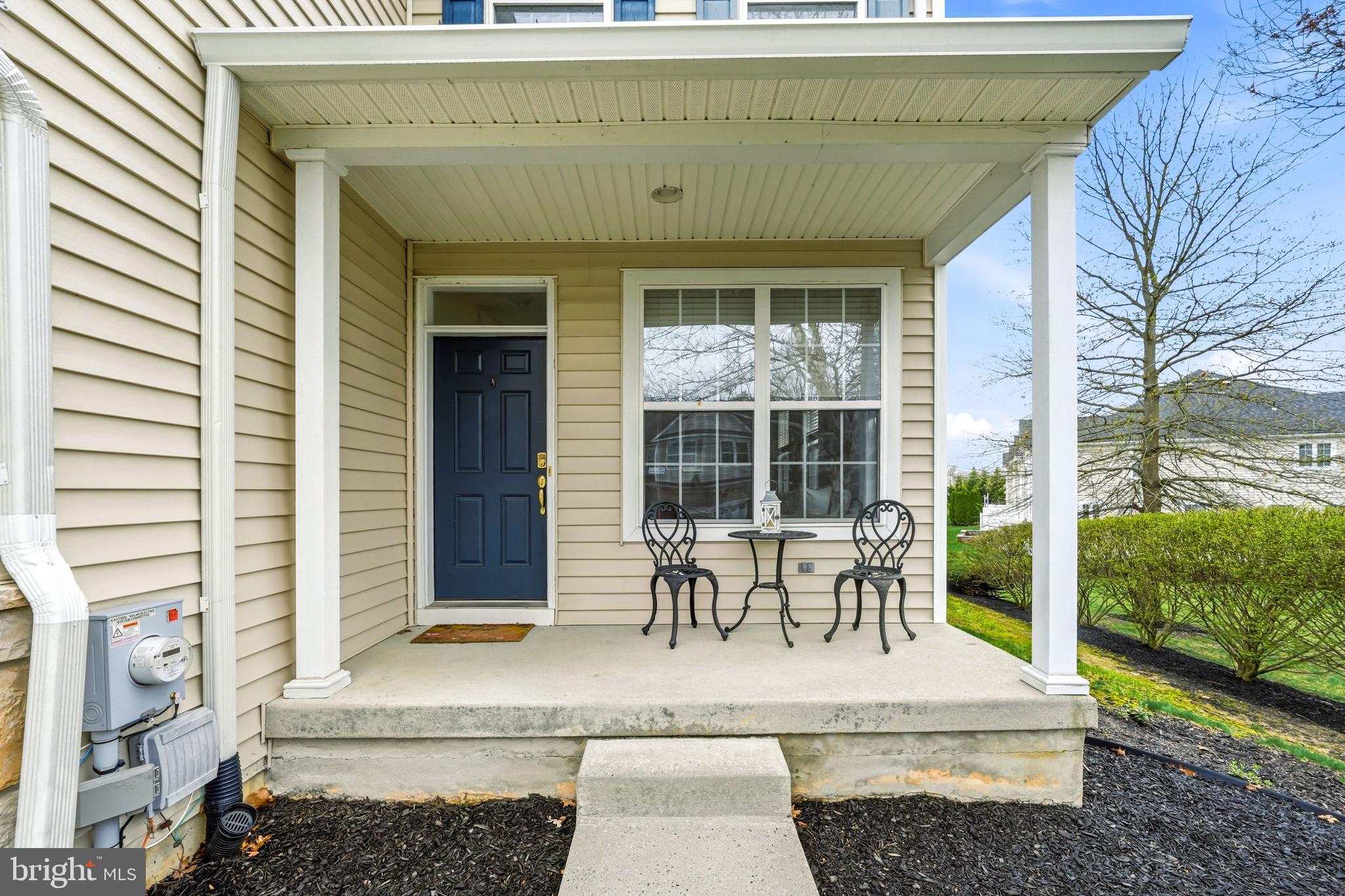 27 COMPASS CIRCLE