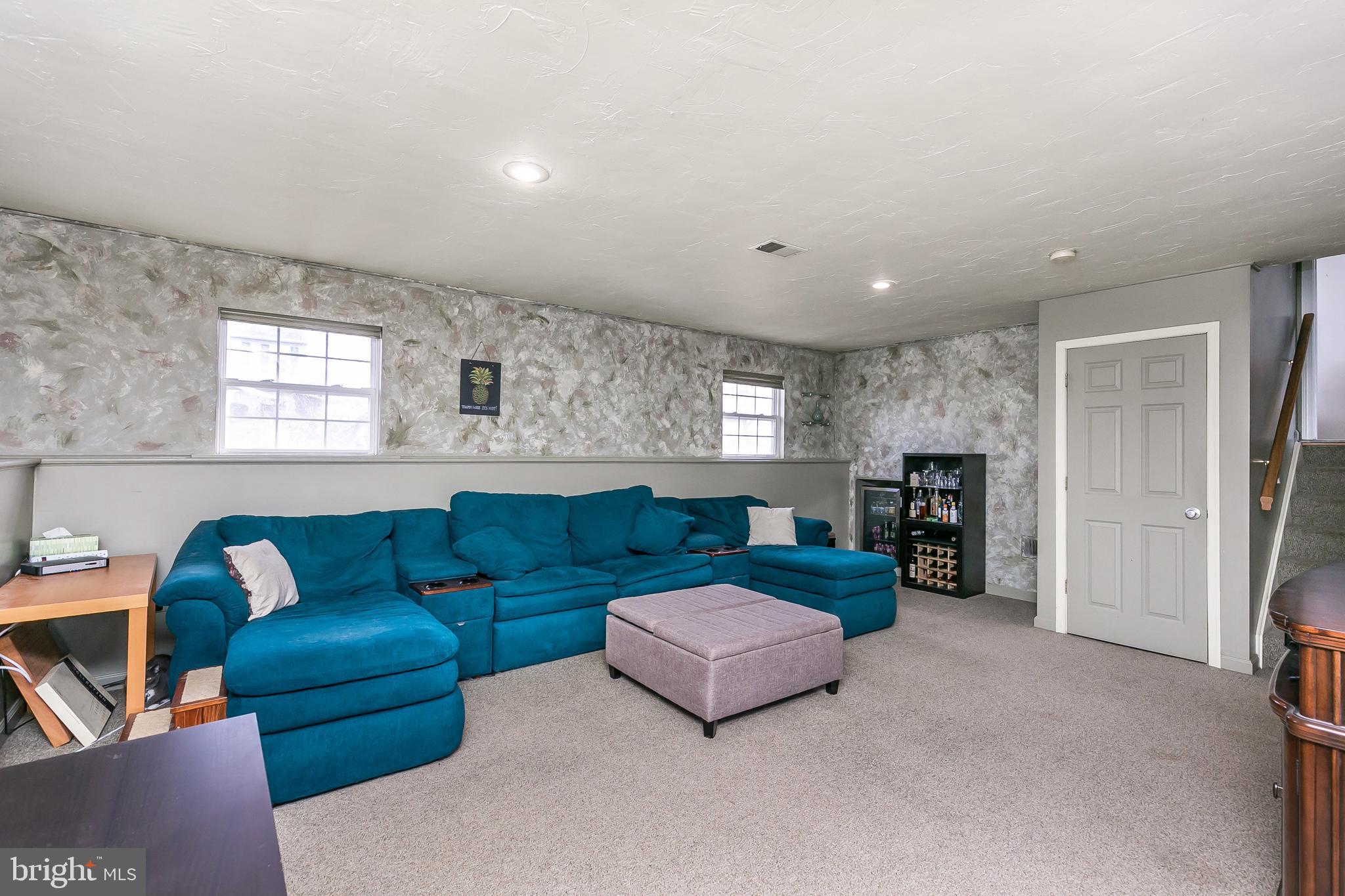 MANHAVEN MANOR - Residential