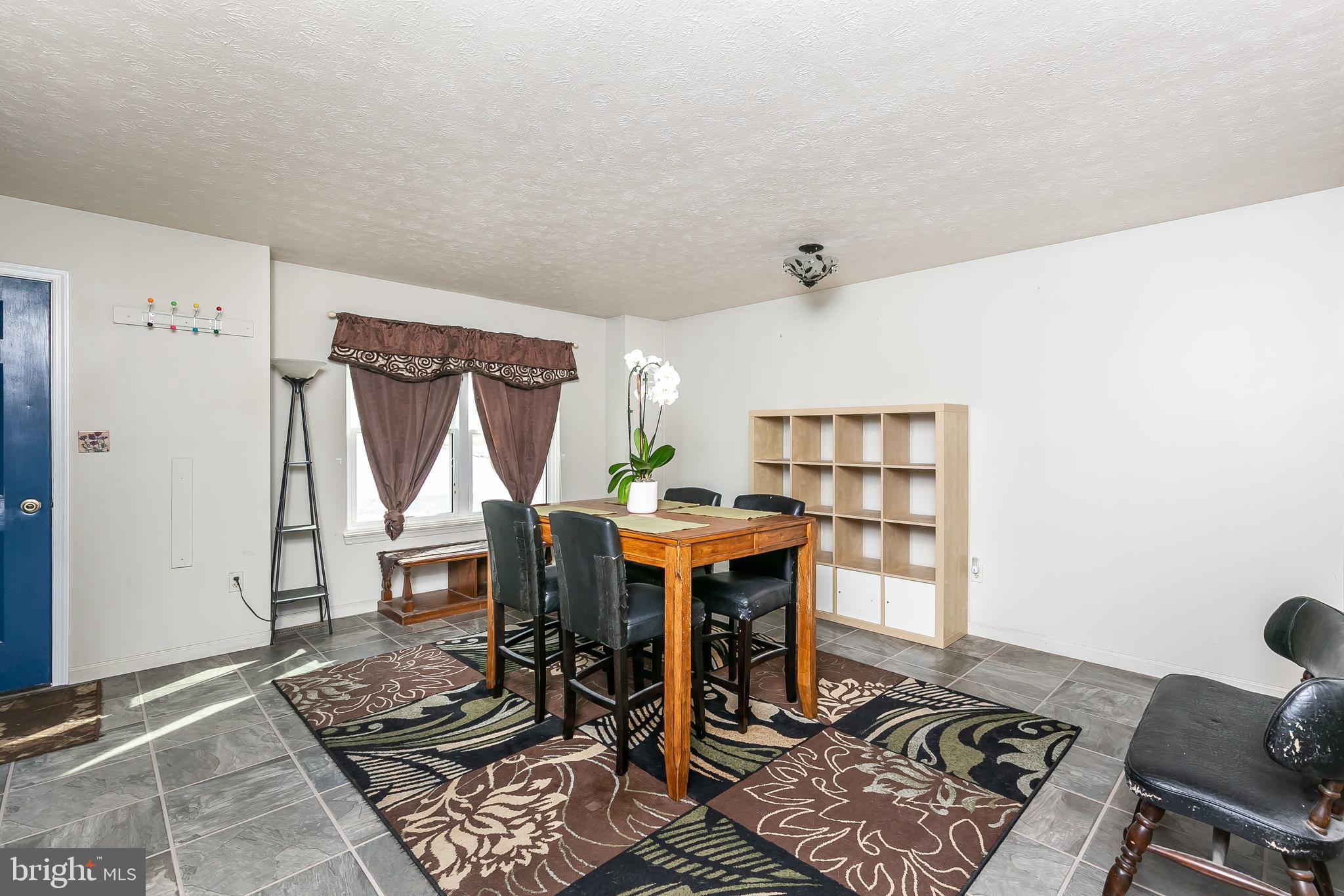 MANHAVEN MANOR - Residential