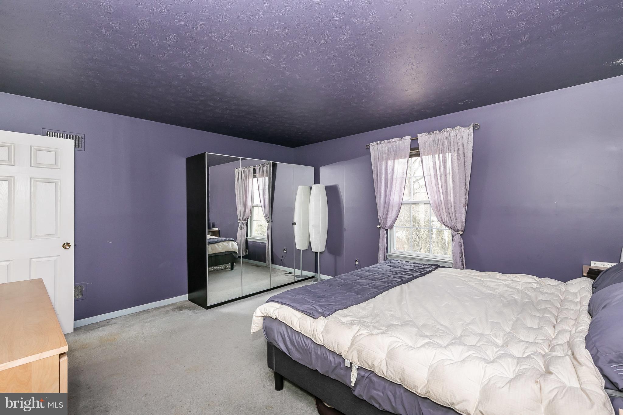 MANHAVEN MANOR - Residential