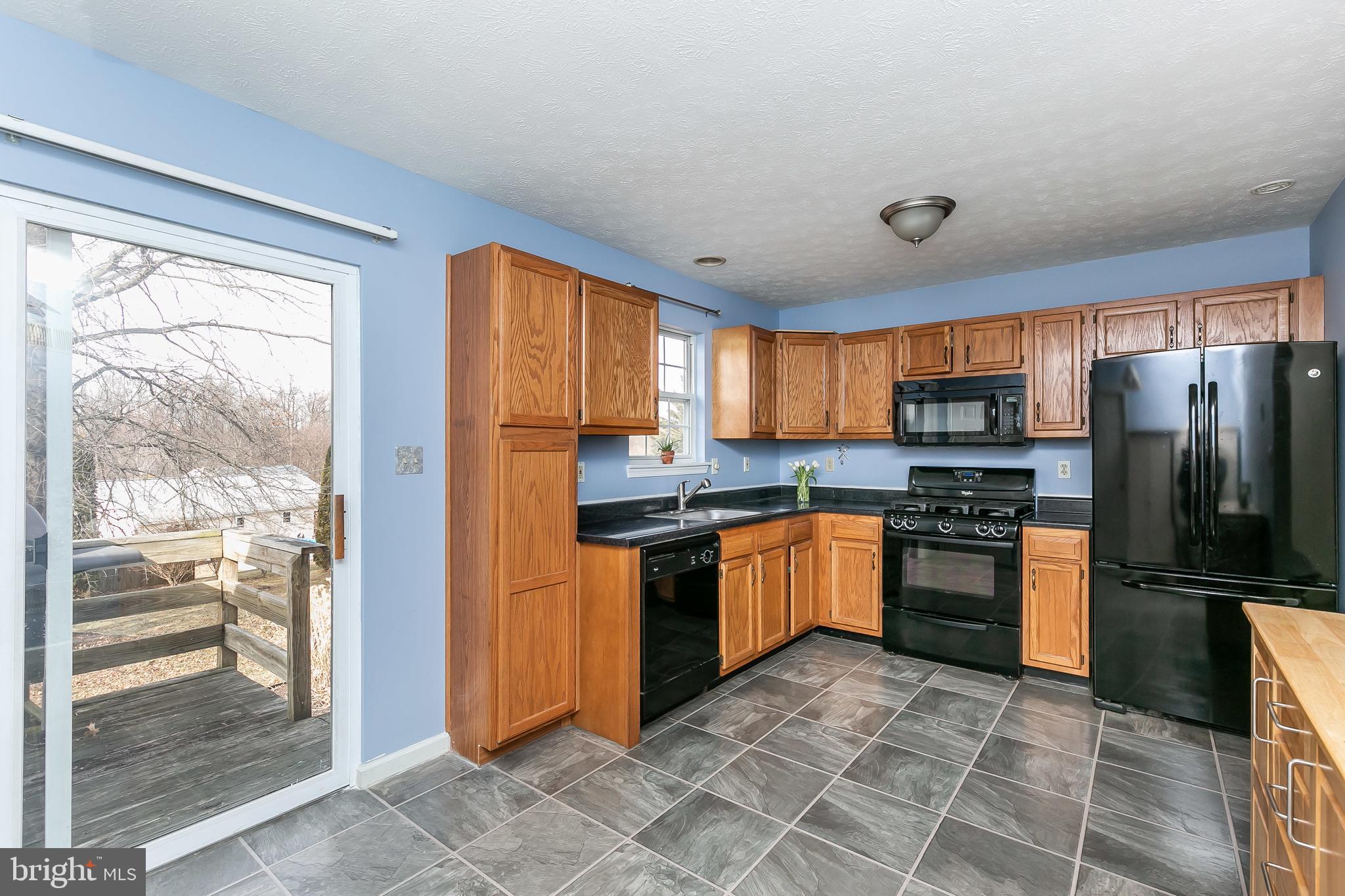 MANHAVEN MANOR - Residential