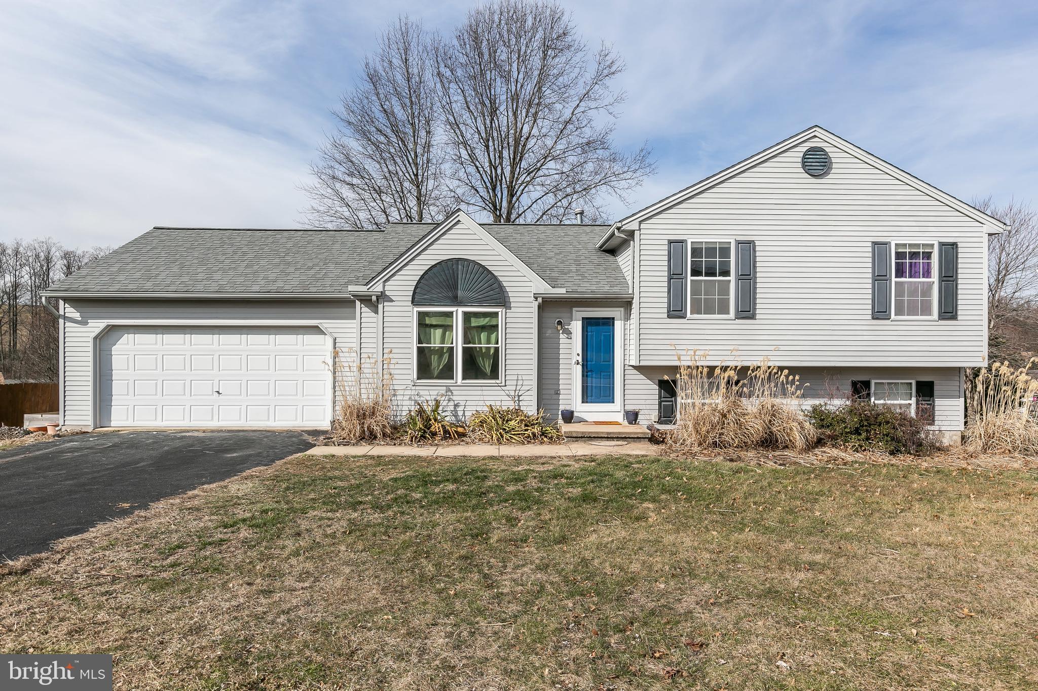 MANHAVEN MANOR - Residential