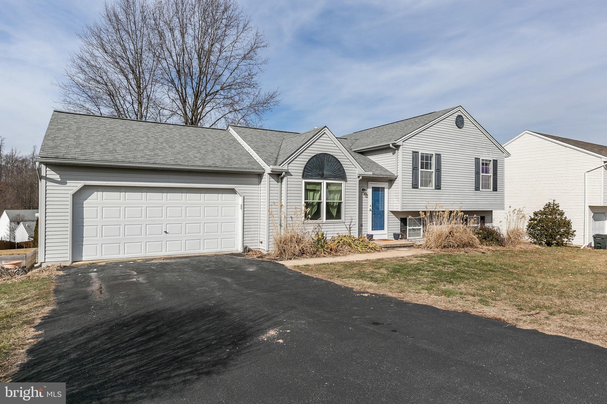 MANHAVEN MANOR - Residential