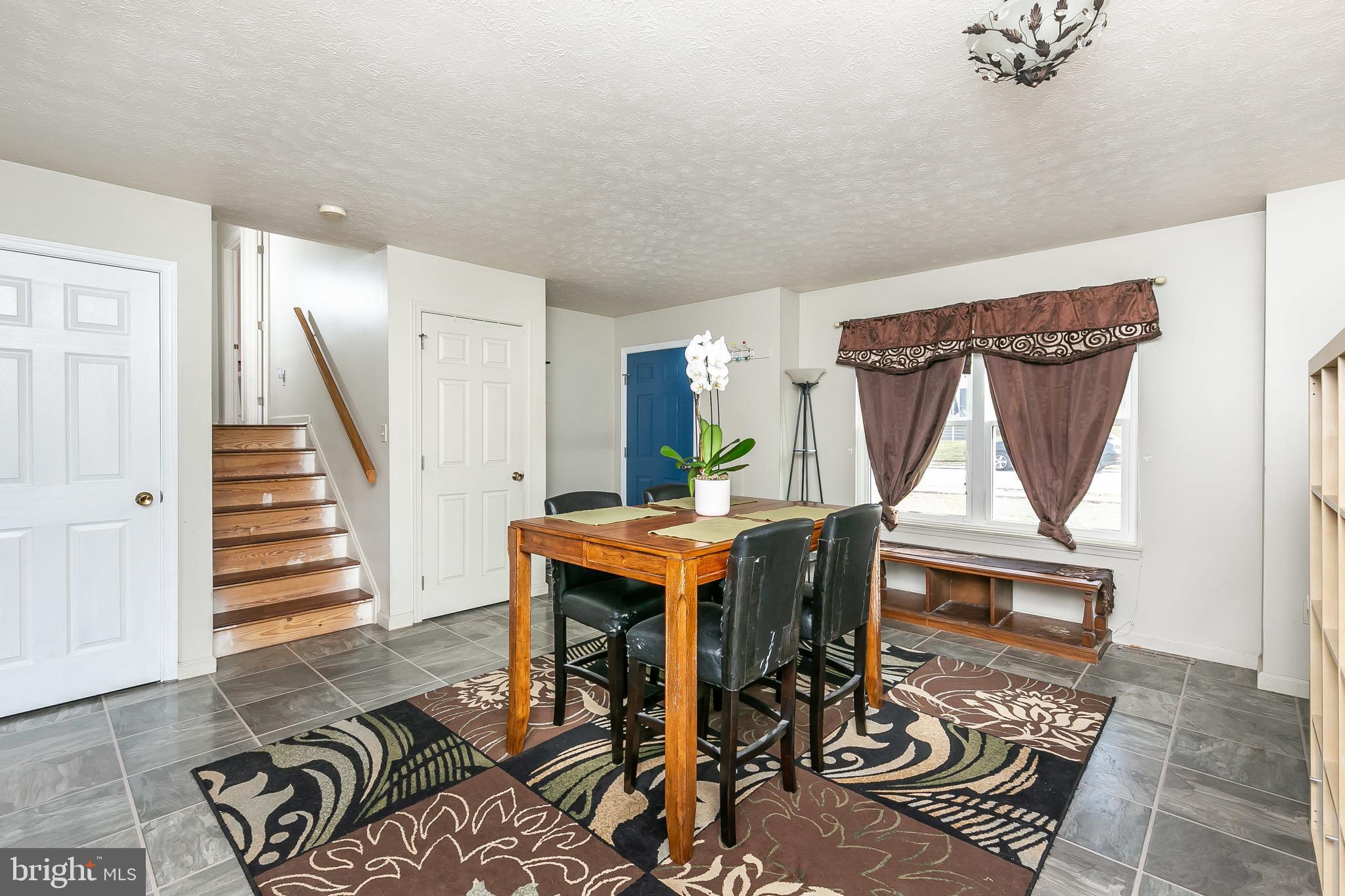 MANHAVEN MANOR - Residential