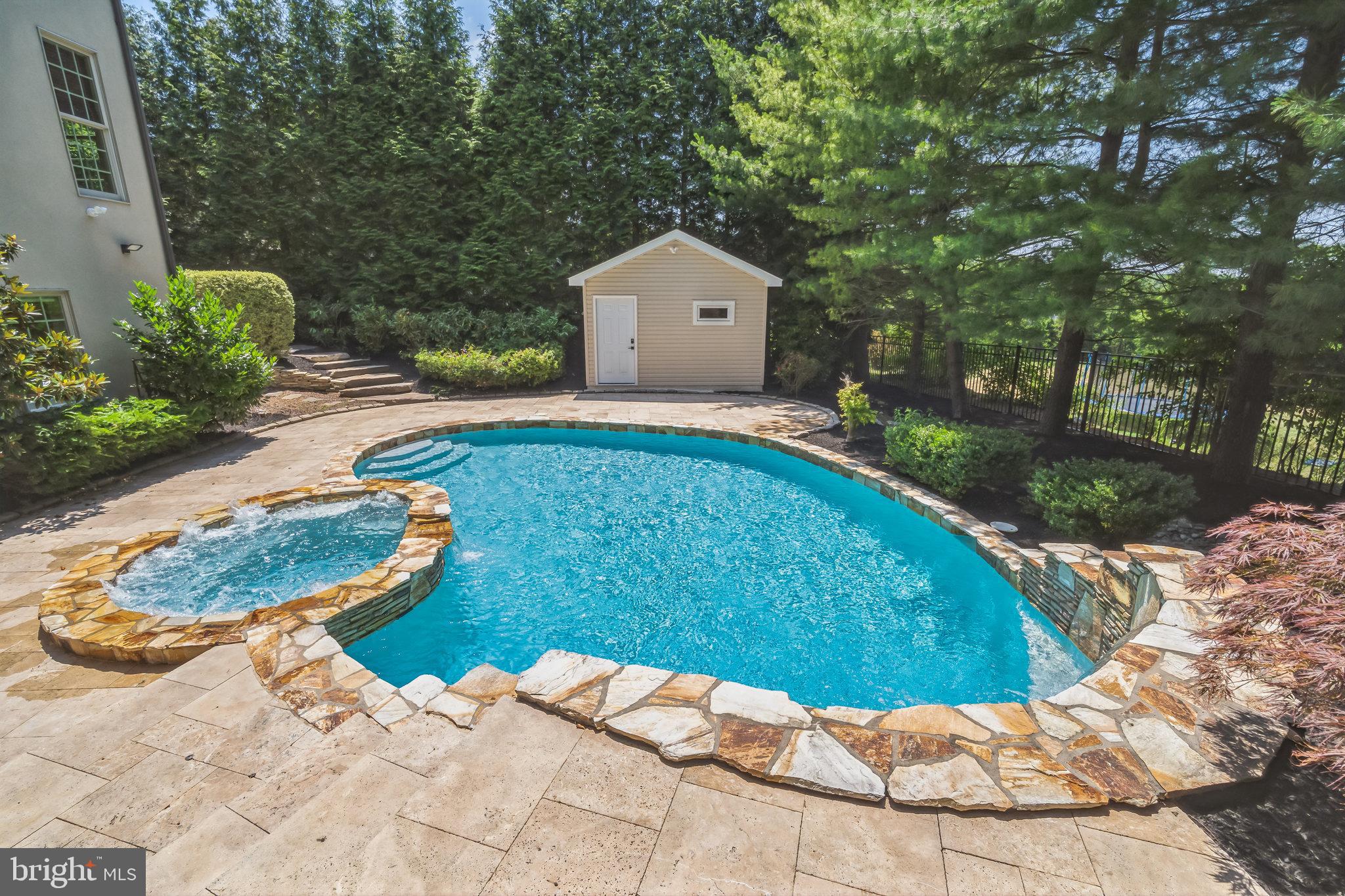 STONEGATE - Residential
