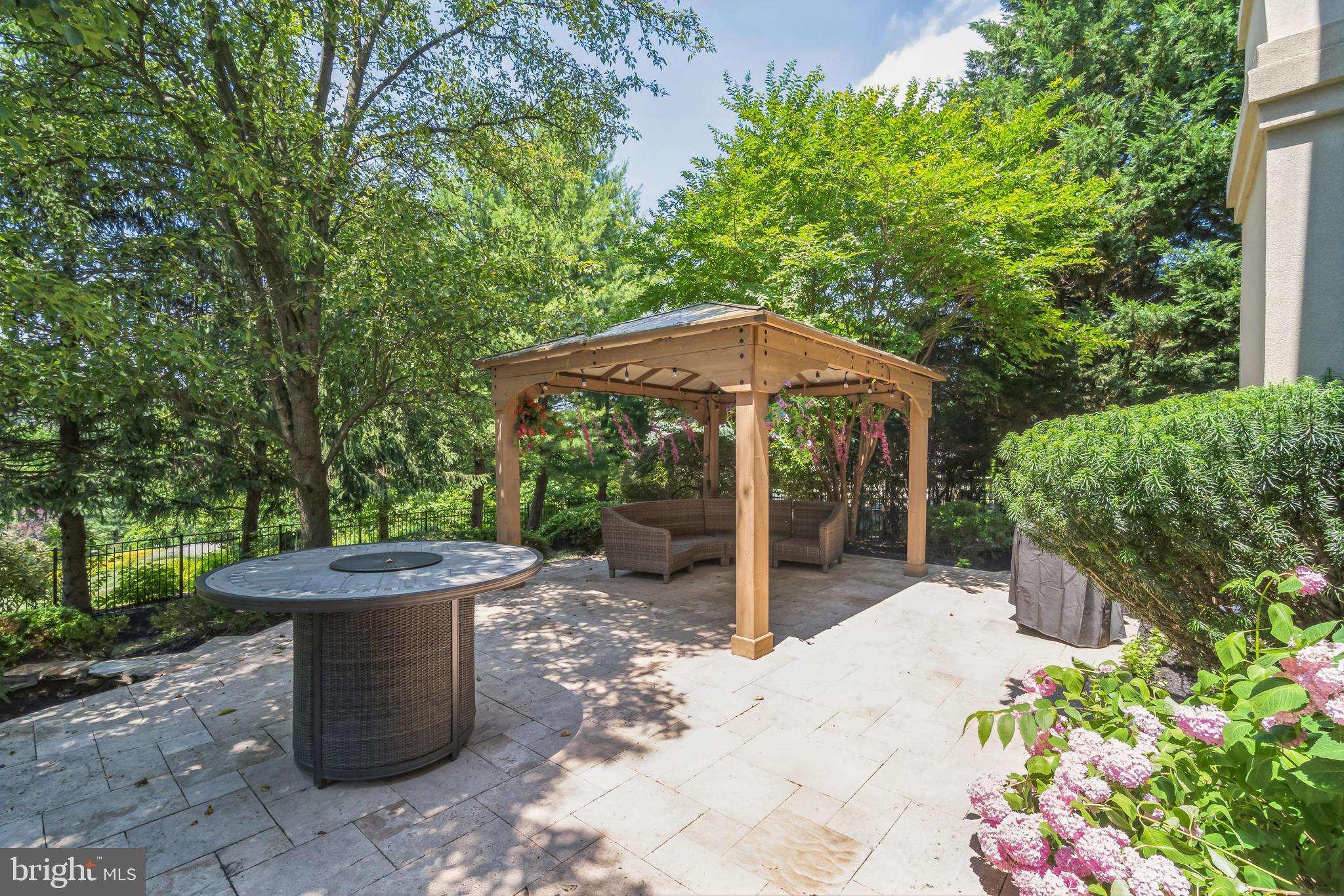 STONEGATE - Residential