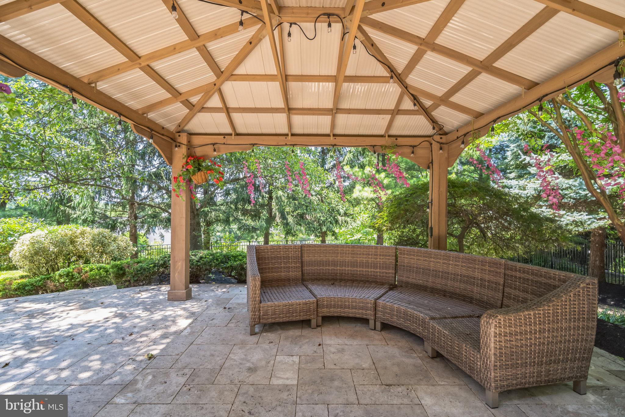 STONEGATE - Residential
