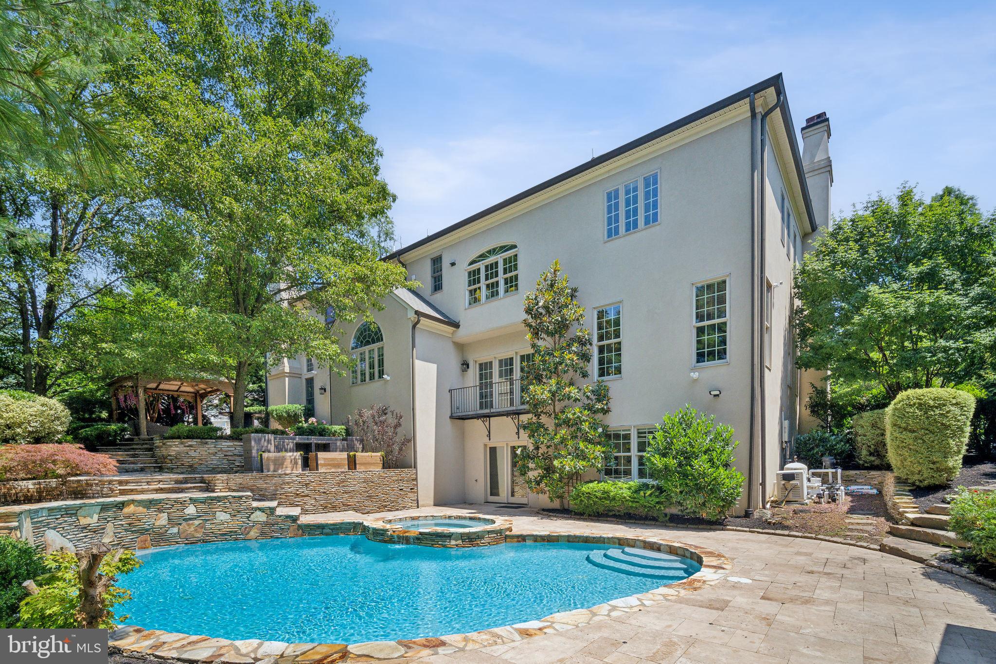 STONEGATE - Residential