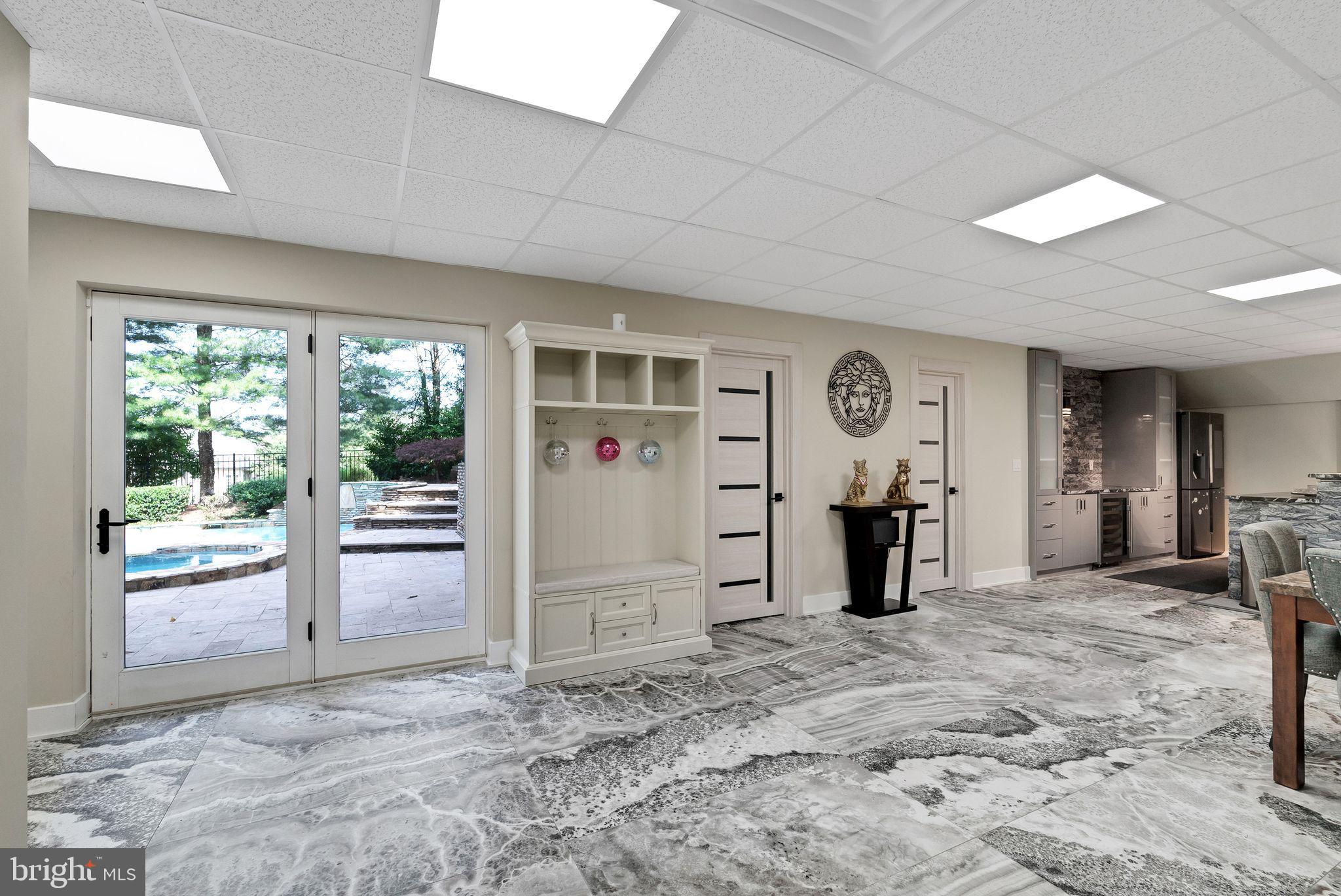STONEGATE - Residential