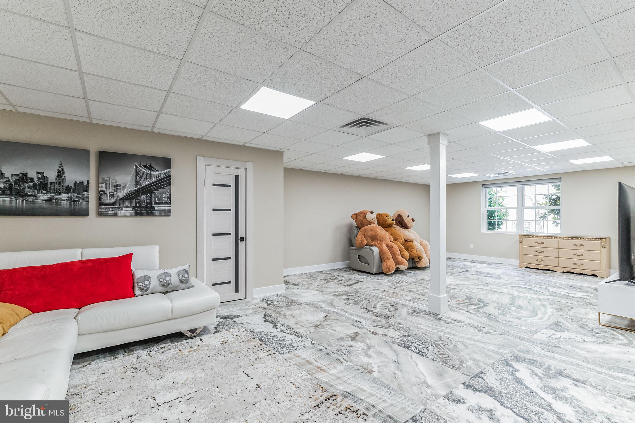 STONEGATE - Residential
