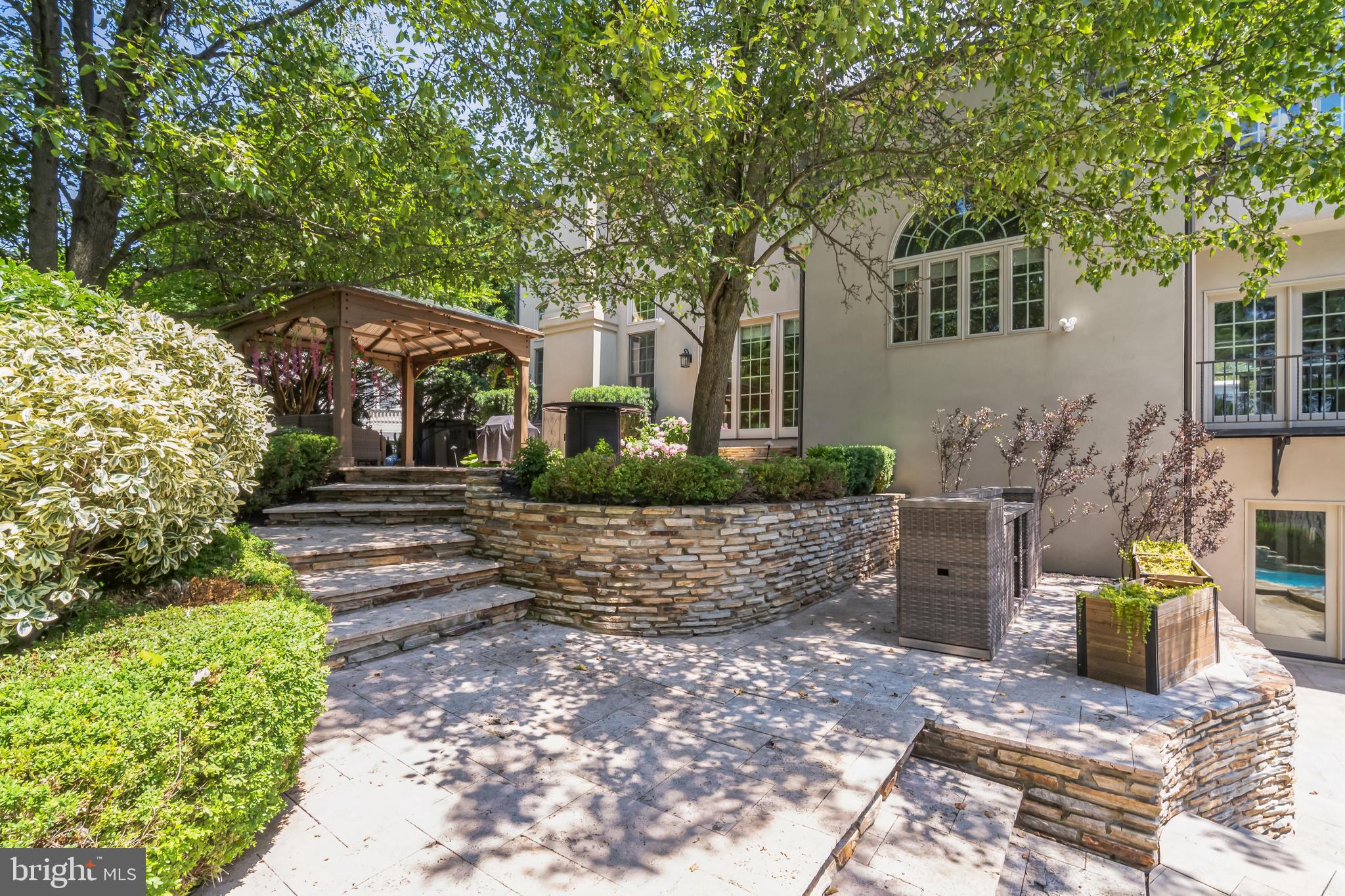 STONEGATE - Residential