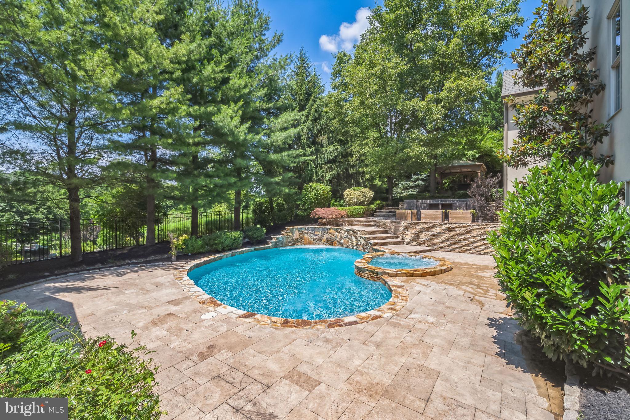 STONEGATE - Residential
