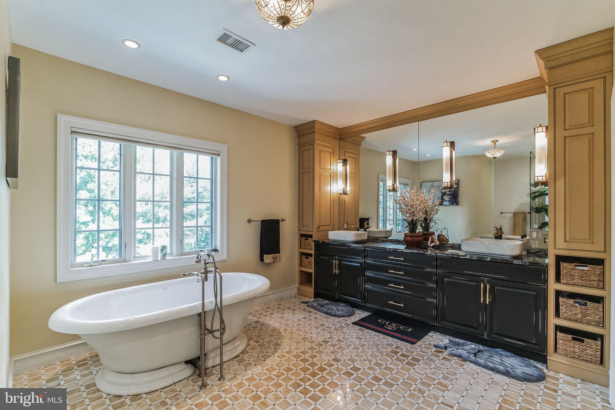 STONEGATE - Residential