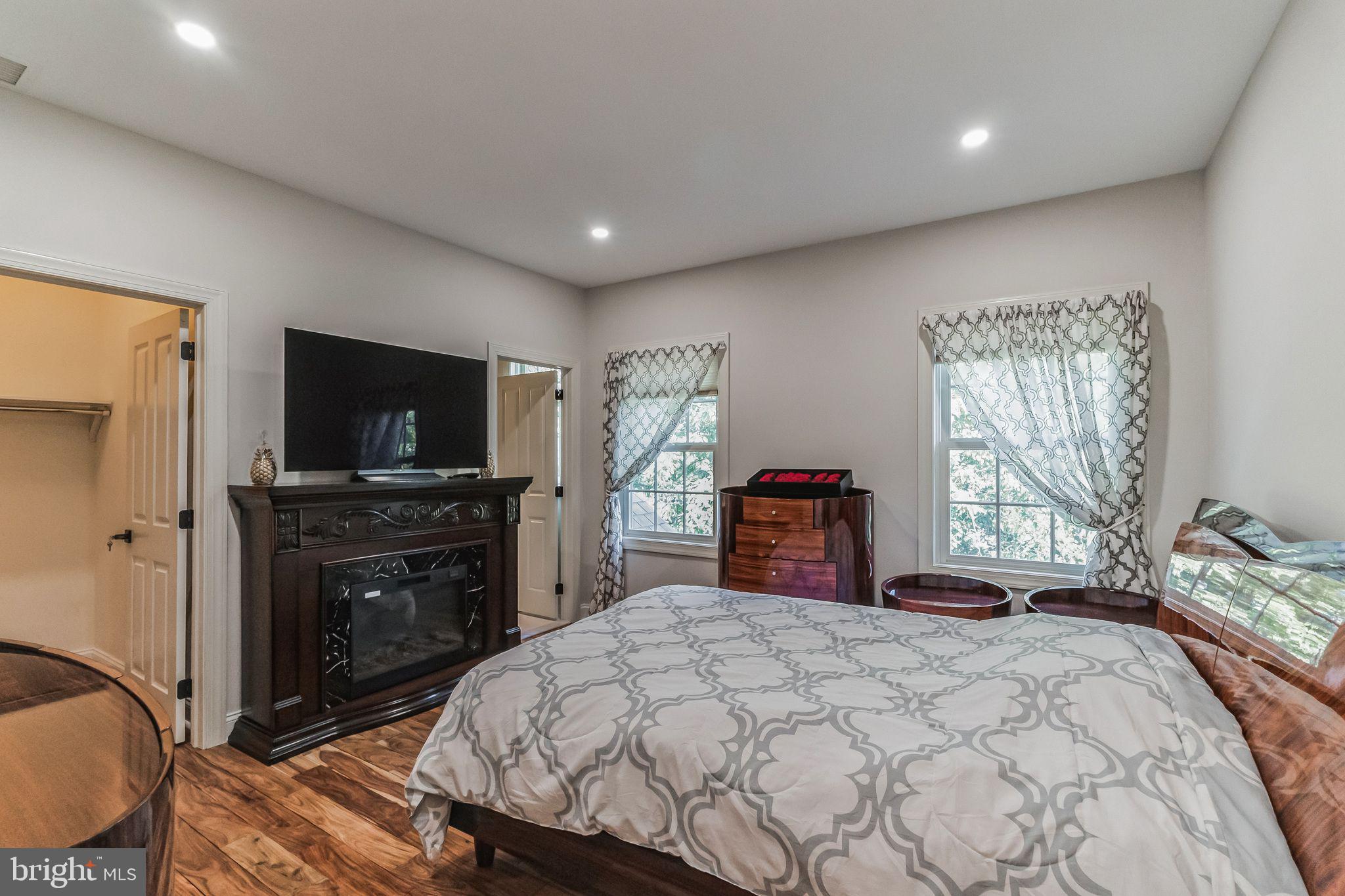 STONEGATE - Residential