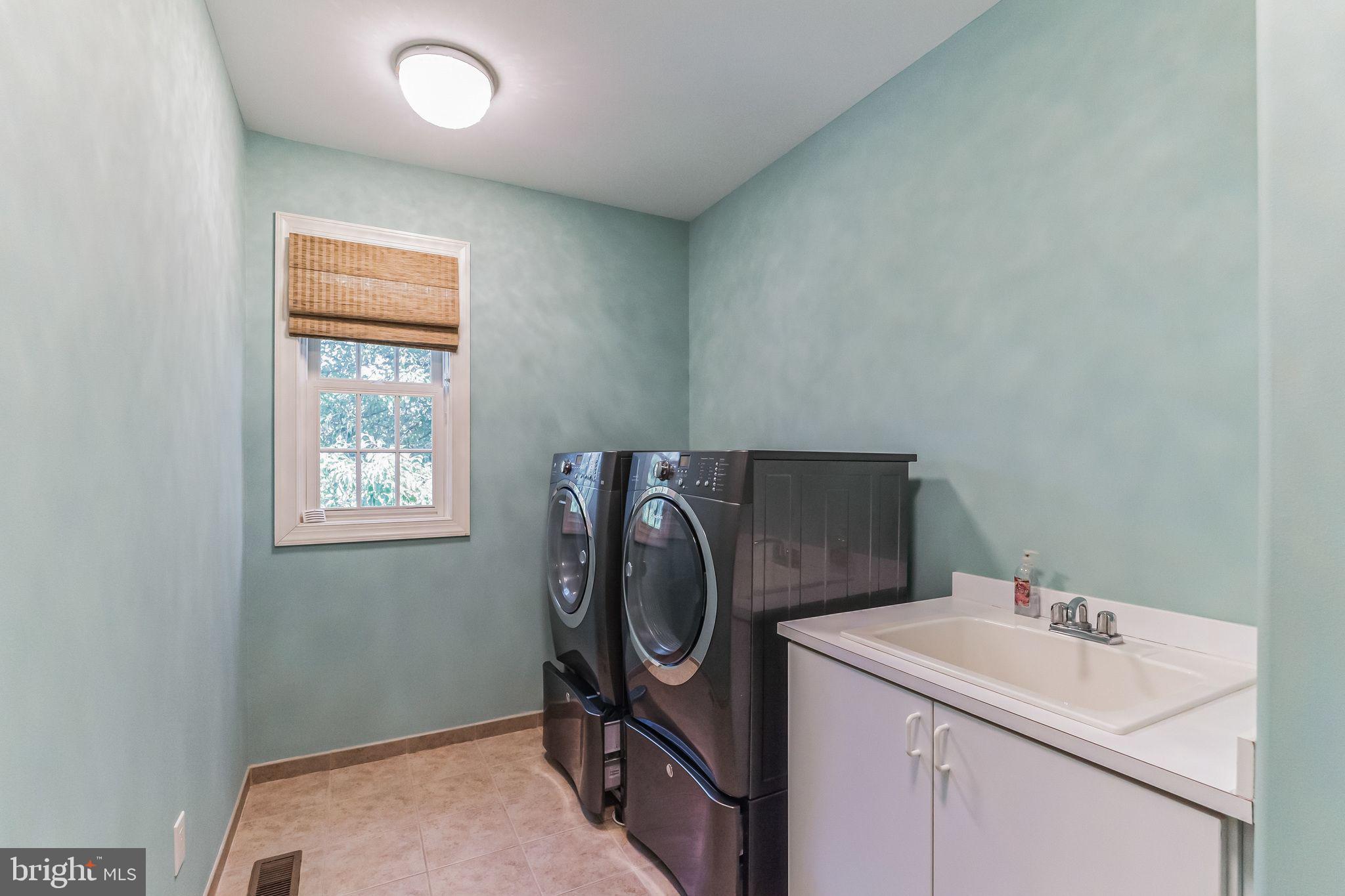 STONEGATE - Residential