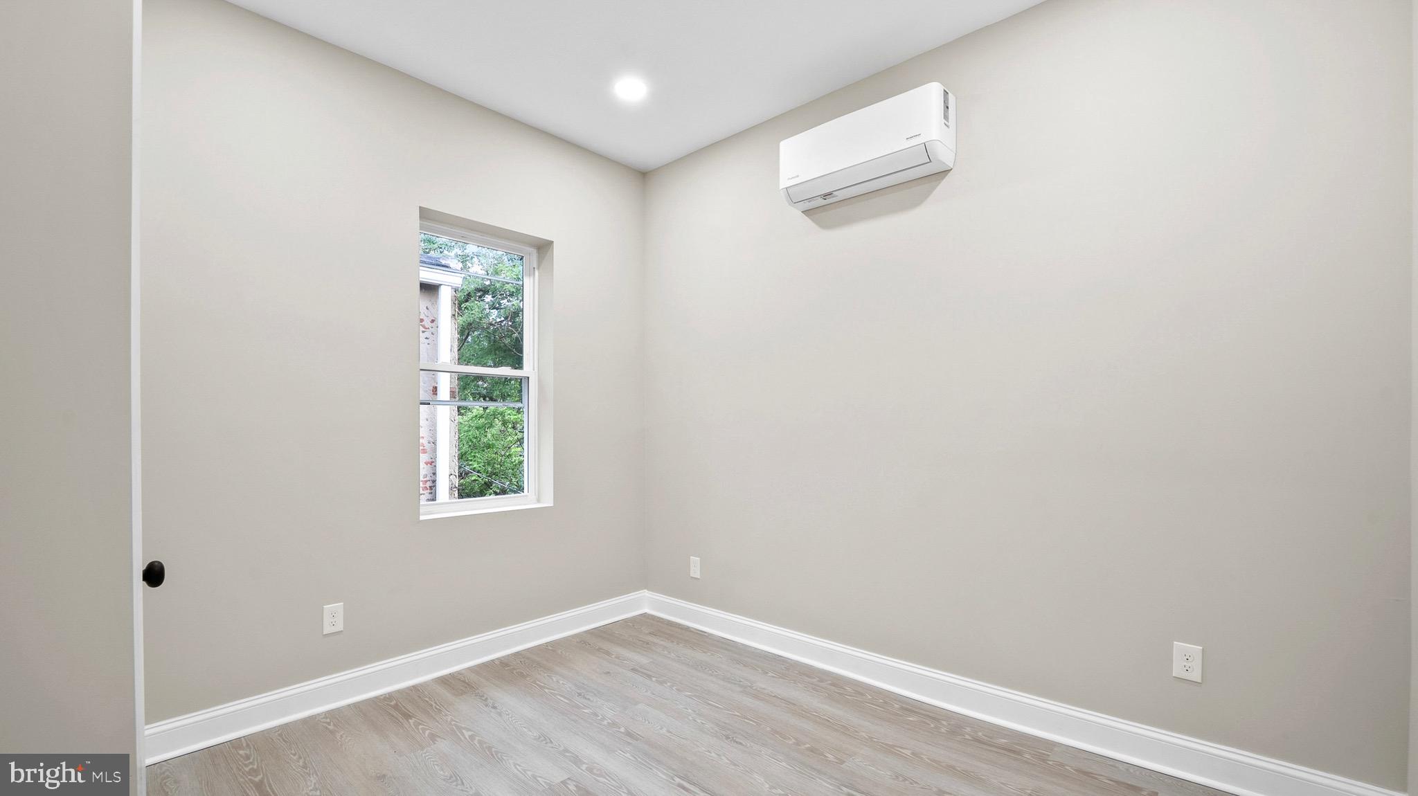 HARLEM PARK - Residential Lease