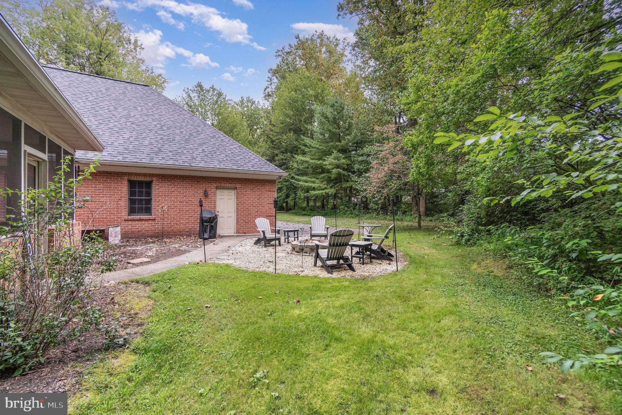 4007 PINE NEEDLES DRIVE