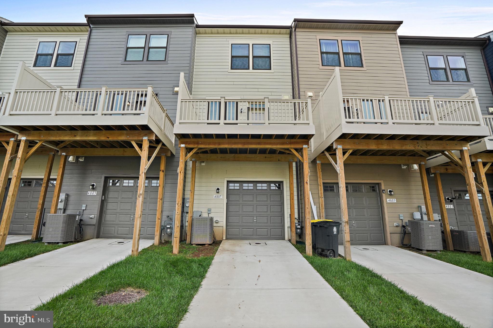 4807 VISTA GREEN LANE