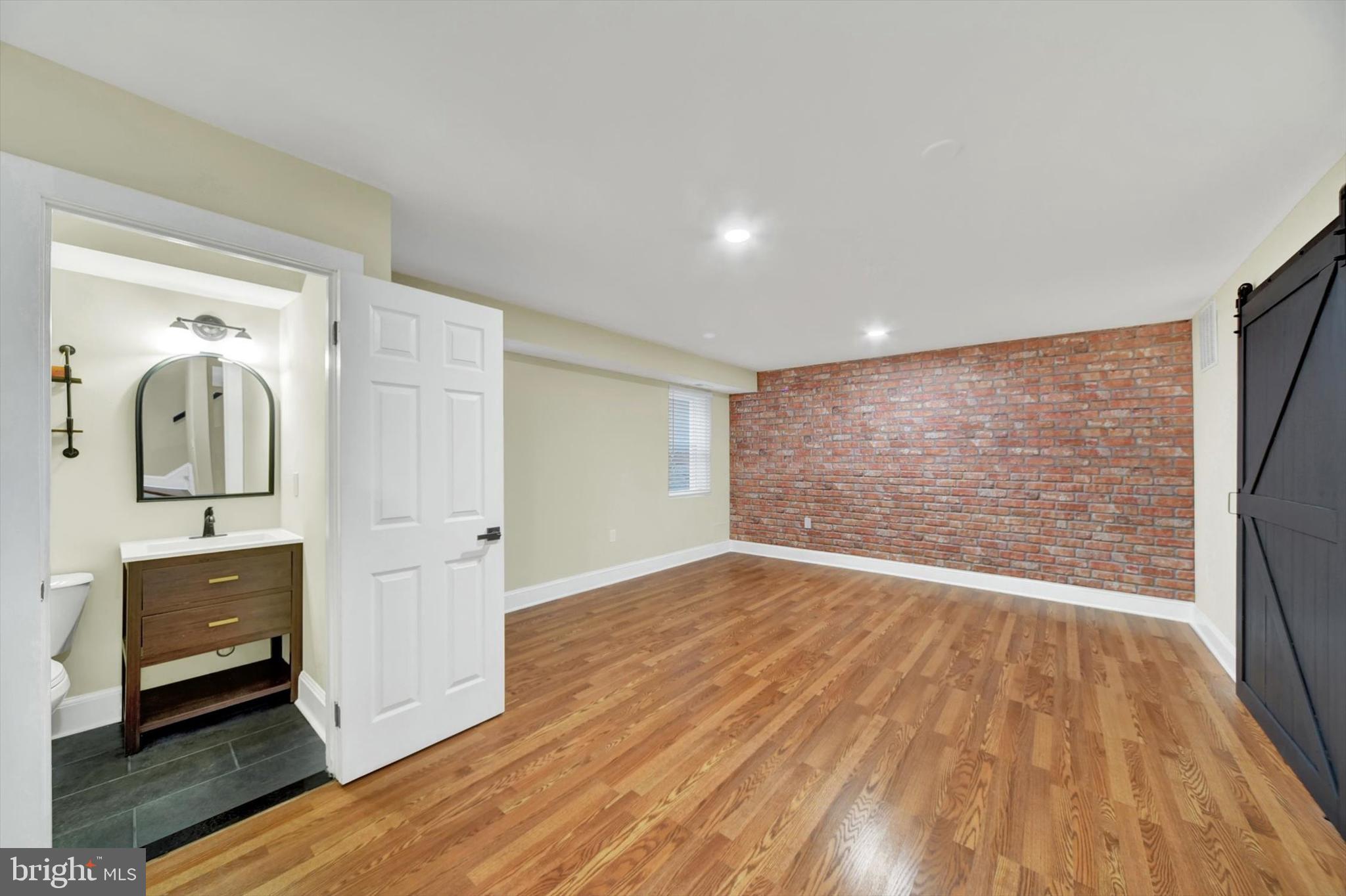 MOUNT VERNON - Residential